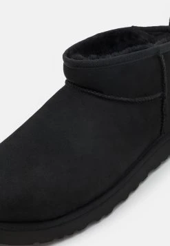 Ugg Classic Ultra Mini - Støvletter - Black -Ugg på nett 00233df8a9cf461a8201fc31c5c71b11