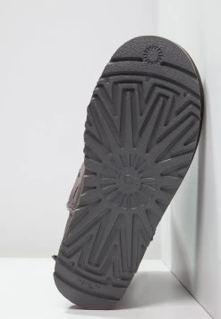 Ugg Bailey Bow - Støvletter - Grey 14 Ugg Bailey Bow - Støvletter - Grey -Ugg på nett 04e16e88c3674ea1b533a7269ed9fc2f