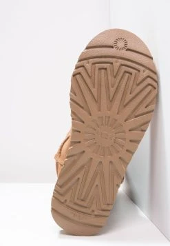 Ugg Bailey Bow - Støvletter - Chestnut -Ugg på nett 0b6a2300fe7047baaf0b63fcb01e6b42