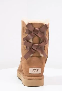 Ugg Bailey Bow - Støvletter - Chestnut -Ugg på nett 19a0c9e91a1745dcaf8ab0c721bf5cd0