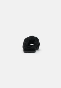 Ugg Scuffita - Sandaler - Black 11 Ugg Scuffita - Sandaler - Black -Ugg på nett 293f9711f97b4535a2db762b217f9b0e