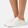 Ugg Alameda Lace - Joggesko - Bright White -Ugg på nett 2c3d24d739e04d8aa58d9b1f94e8d2bb