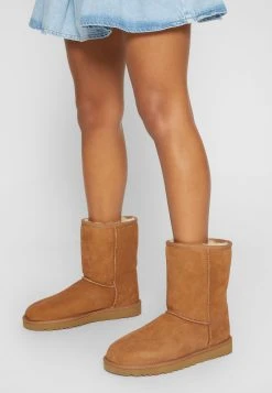 Ugg Classic Short - Støvletter - Chestnut