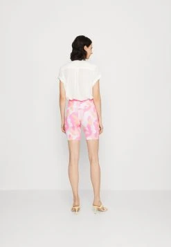 Ugg Rilynn Biker Print - Shorts - Taffy Pink 10 Ugg Rilynn Biker Print - Shorts - Taffy Pink -Ugg på nett 2df0600768a94a2395d6ab9ae7969dc6