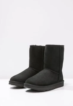 Ugg Classic Short - Støvletter - Black -Ugg på nett 2e5abba17bb24af5b47280d083d48070