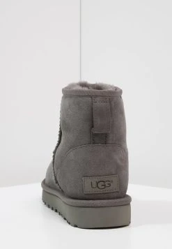 Ugg Classic Mini - Støvletter - Grey -Ugg på nett 38f0272feaa24dd298b9c5c112c2daeb