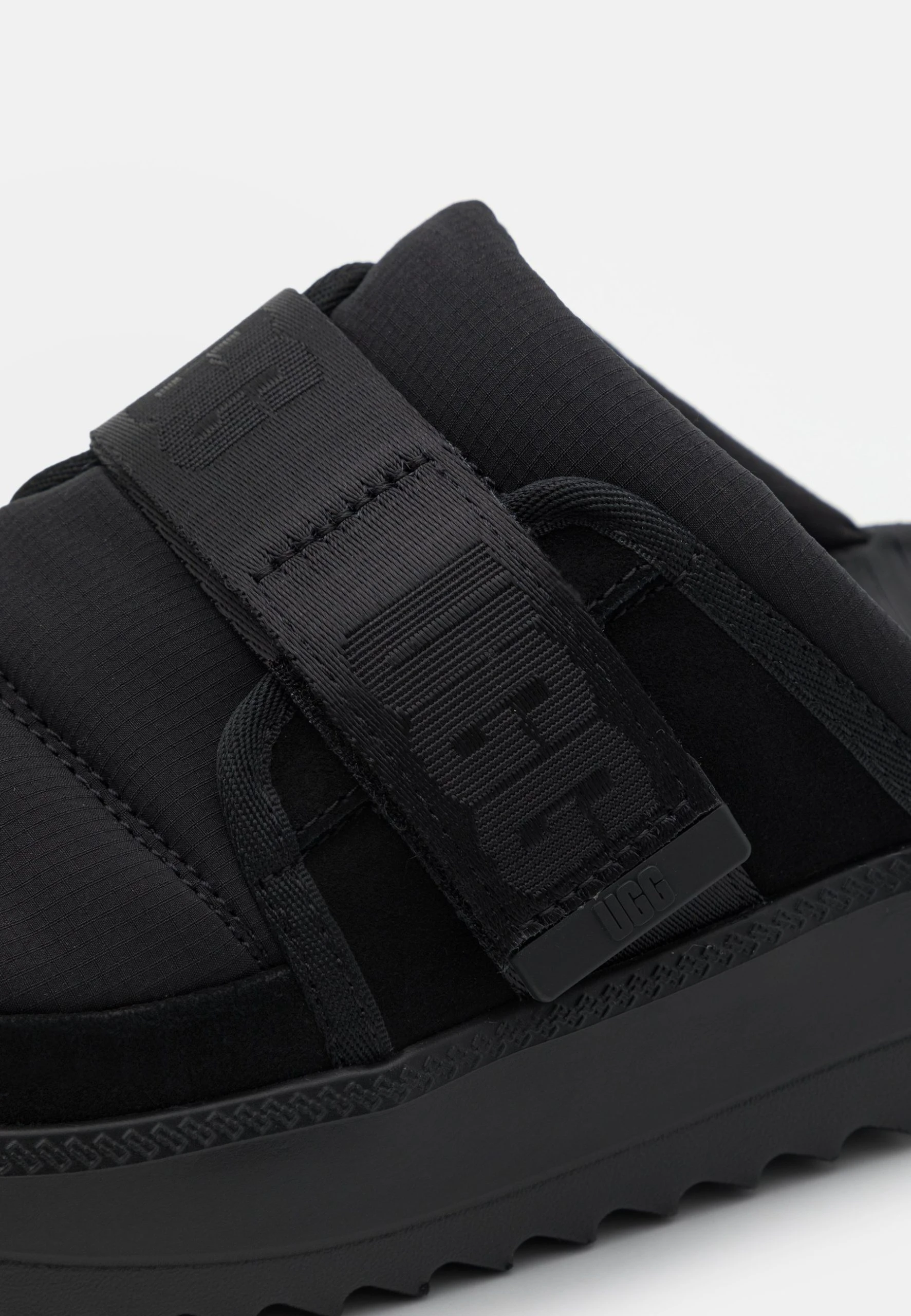 Ugg Maxxer Strap Slide - Sandaler - Black 8 Ugg Maxxer Strap Slide - Sandaler - Black - Bilde 6