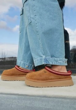 Ugg Tazz - Tøfler - Chestnut -Ugg på nett 45e59d5c4f684a3c9ac1d13c677e88ec