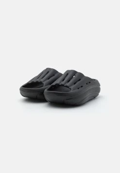 Ugg Foamo Slide - Sandaler - Black 10 Ugg Foamo Slide - Sandaler - Black -Ugg på nett 4bbf0680cb274e85982004ab2e028488