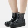 Ugg Drizlita Graphic Monogram - Gummistøvler - Black -Ugg på nett 4e271ea872074854a8abe04892b046fc