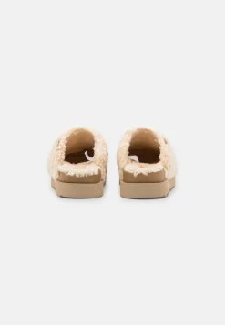 Ugg Fuzz Sugar - Tøfler - Natural 11 Ugg Fuzz Sugar - Tøfler - Natural -Ugg på nett 615ec063c8304127b2f5a536055df7ae