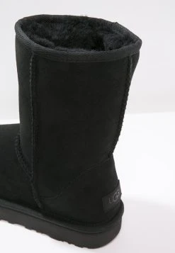 Ugg Classic Short - Støvletter - Black -Ugg på nett 6790175658784066a7b943ccbcca551d