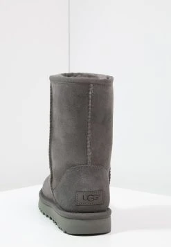 Ugg Classic Short - Støvletter - Grey -Ugg på nett 6b594e01cdee41acaed1891546f96c25