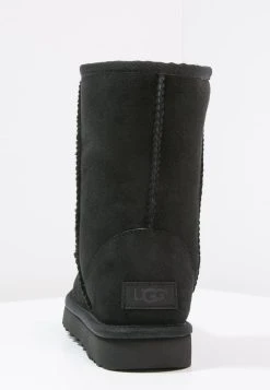 Ugg Classic Short - Støvletter - Black -Ugg på nett 6f456cd699f940ab9b09e1fa1945b0f2