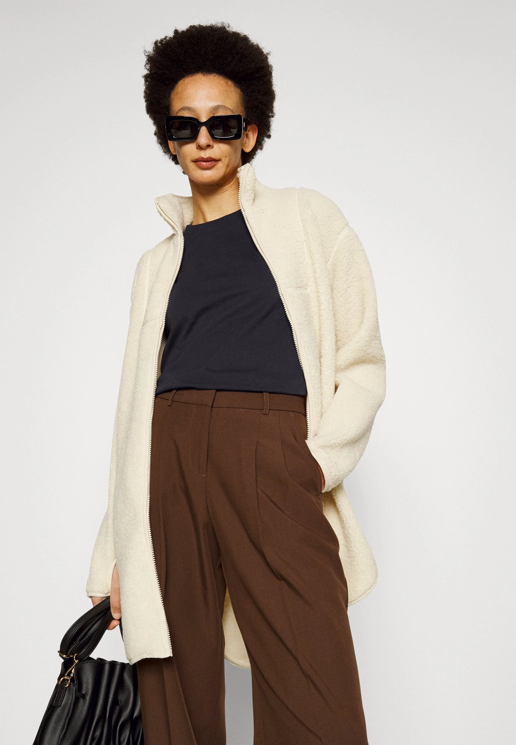 Ugg Uma Tee - T-Shirts - Black 6 Ugg Uma Tee - T-Shirts - Black - Bilde 4