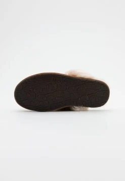 Ugg Scuffette - Tøfler - Chestnut 16 Ugg Scuffette - Tøfler - Chestnut -Ugg på nett 7776e2e6d7ed4b4e91e93250e0a0308b