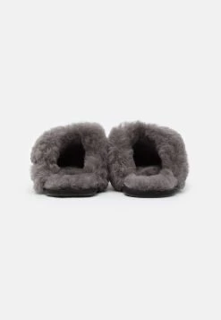 Ugg Scuffette - Tøfler - Black/Grey 15 Ugg Scuffette - Tøfler - Black/Grey -Ugg på nett 7819fb7ac8b54957bb685c32c53ae088