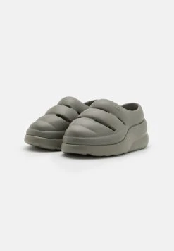 Ugg Sport Yeah- Slippers - Moss Green 10 Ugg Sport Yeah- Slippers - Moss Green -Ugg på nett 7ff4bfd8af2249d4a0345c696f2b0b7a