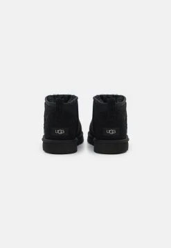 Ugg Classic Ultra Mini - Støvletter - Black -Ugg på nett 8134df8a2a3c4290a1c66873ab0388cc