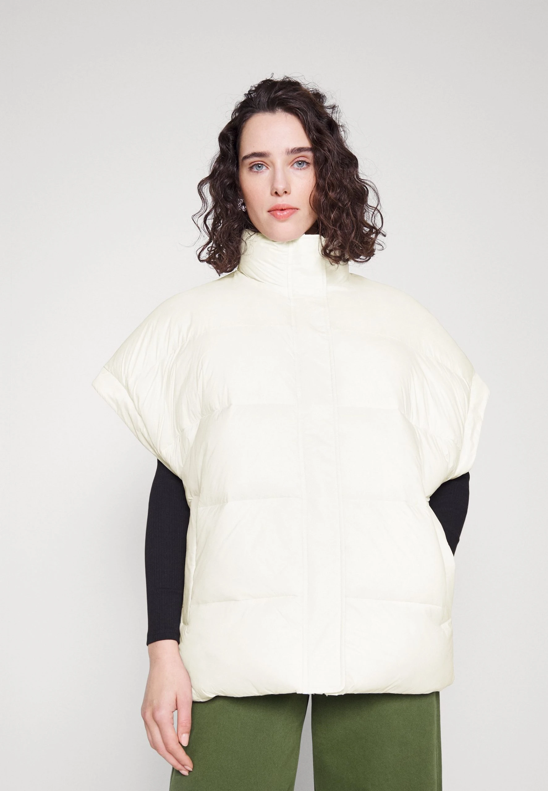 Ugg Sydnee Reversible Puffer Vest - Vest - Nimbus/Antique 3 Ugg Sydnee Reversible Puffer Vest - Vest - Nimbus/Antique