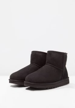 Ugg Classic Mini - Støvletter - Black -Ugg på nett 8f5f1153b2b14ed8bbfe614ef767b60c