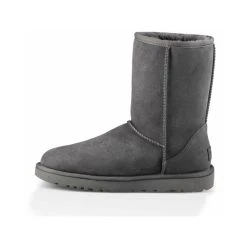 Ugg Klassiske Korte II -st?vler -Ugg på nett 915c913bd9a648d2fcb64ea891b16043
