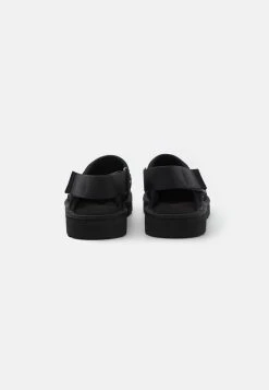 Ugg Goldencoast Clog - Sandaler - Black -Ugg på nett 9593c1fd0c524f5cbb508fe261ba75f9