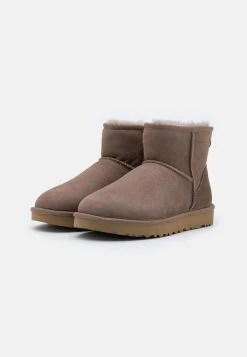 Ugg Classic Mini - Støvletter - Caribou 10 Ugg Classic Mini - Støvletter - Caribou -Ugg på nett 9c65b76e6a15411b8691393e7d43c93a