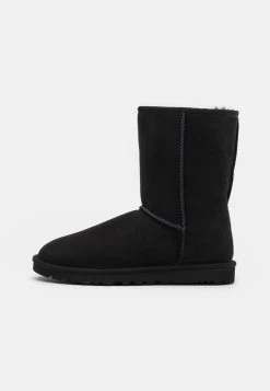 Ugg Classic Short - Vinterstøvler - Black