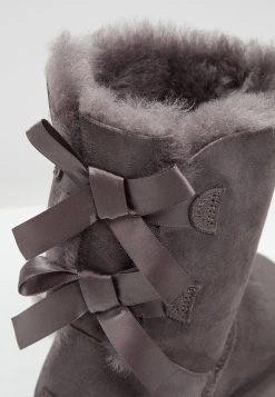 Ugg Bailey Bow - Støvletter - Grey 15 Ugg Bailey Bow - Støvletter - Grey -Ugg på nett 9db3d989bbe645c6847acb8223ef4d8d