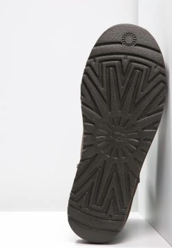 Ugg Classic Mini - Støvletter - Chocolate 12 Ugg Classic Mini - Støvletter - Chocolate -Ugg på nett a40f14ca103c4622a02be0eea5427787