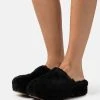Ugg Fuzz Sugar - Sandaler - Black -Ugg på nett b11e1158f7cf4f1eb715097830c690cc
