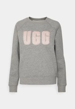 Ugg Madeline Fuzzy Logo Crewneck - Sweatshirt - Grey Heather/Sonora 10 Ugg Madeline Fuzzy Logo Crewneck - Sweatshirt - Grey Heather/Sonora -Ugg på nett b1996cdda0334a019a2d7fe36e512e5f