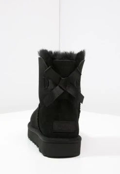 Ugg Mini Bailey Bow - Støvletter - Black 13 Ugg Mini Bailey Bow - Støvletter - Black -Ugg på nett b91627f1f2d74230b41593e71102cdba