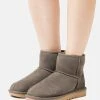 Ugg Classic Mini - Støvletter - Slate 2 Ugg Classic Mini - Støvletter - Slate -Ugg på nett d84293d2034144f49241e04cc16dda5c