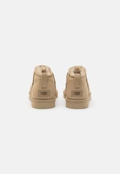 Ugg Classic Ultra Mini - Støvletter - Khaki 10 Ugg Classic Ultra Mini - Støvletter - Khaki -Ugg på nett dcc0e9134b4445a99e4a71b63d6ba901