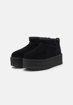 Ugg Classic Ultra Mini Platform - Platåstøvletter - Black -Ugg på nett f000fcd5cb4f40e09efbf782c0d4dfce