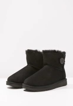 Ugg Mini Bailey Button - Ankelboots - Black -Ugg på nett f181174a8bf5455f88729cddee873a80