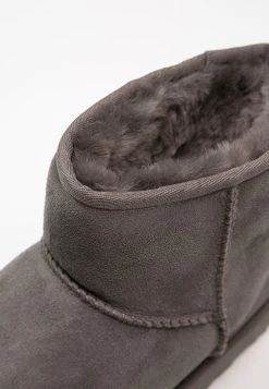 Ugg Classic Mini - Støvletter - Grey -Ugg på nett f8f0c182638a44b6a793e1f348a84e93