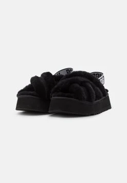 Ugg Disco Cross Slide - Tøfler - Black -Ugg på nett fdcd402628cc4ce782e7cc9ad955a2d5